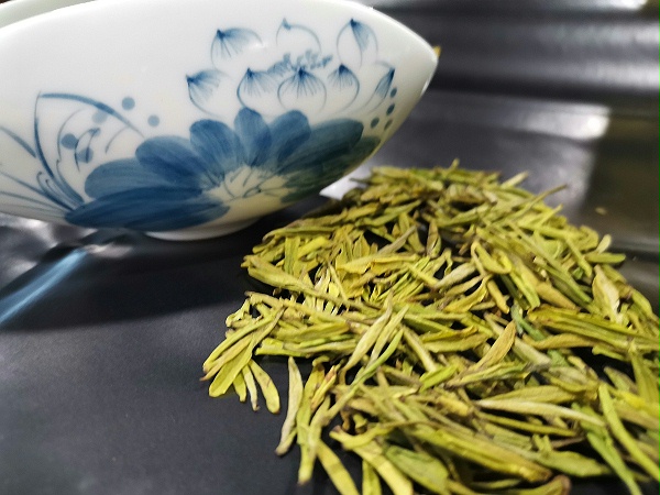 黄金茶和菊花一起泡吗？可以去火吗？【鸦鹊山】