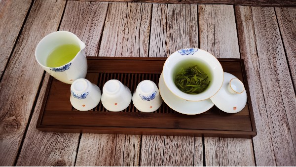 高山茶老人能喝吗？日常养生喝绿茶！【鸦鹊山】